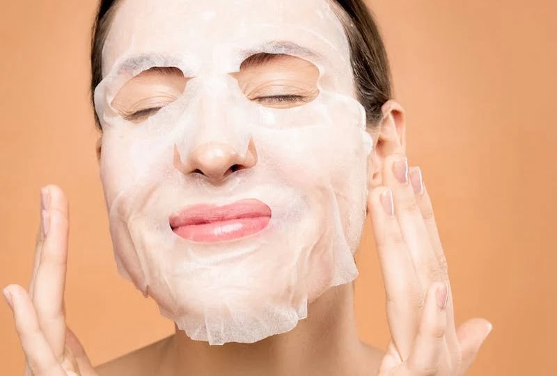 菸鹼醯胺保養品可幫助改善暗沈與紅腫，對於肌膚的好處數不勝數呢！